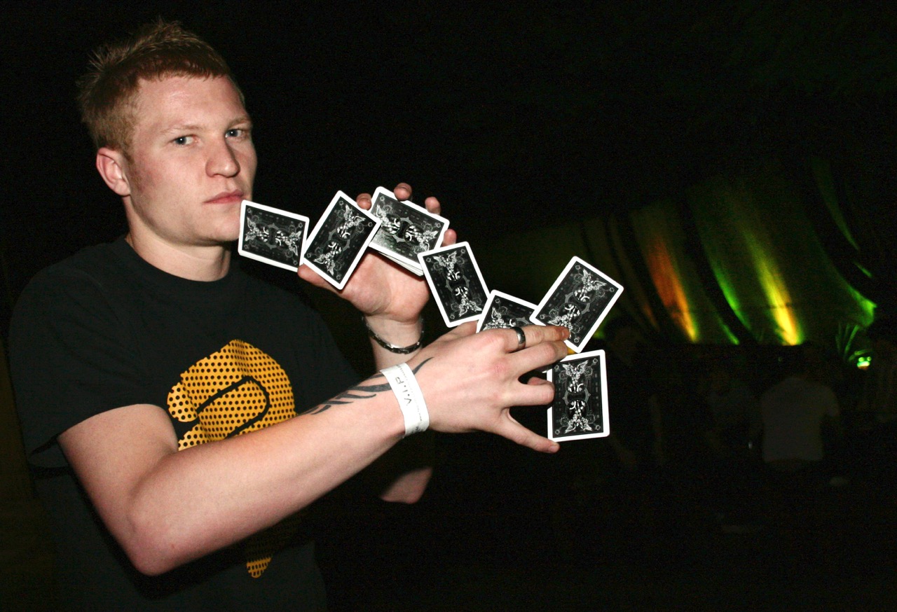 Street Magician Liam Walsh performing close up magic at House and Terrace Nightclub in London